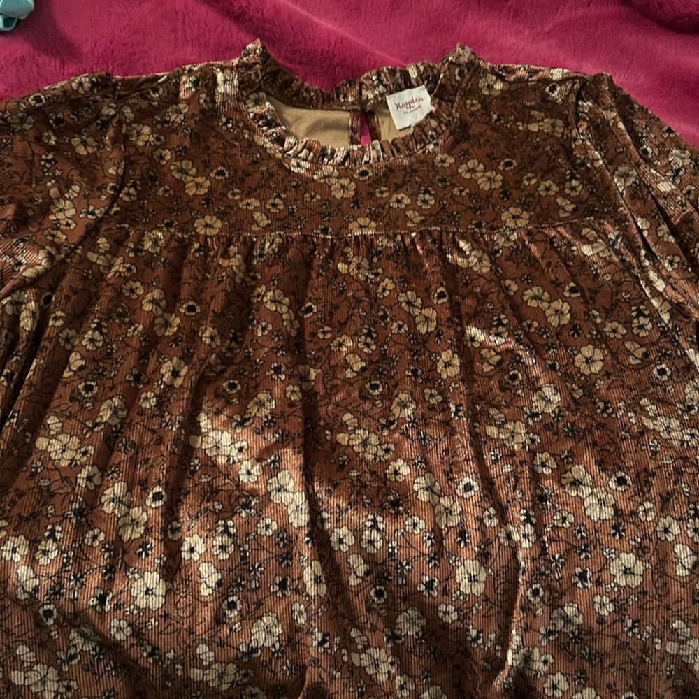 Hayden lightweight velvety top, 2XL, runs slightlyly oversized. Worn once.